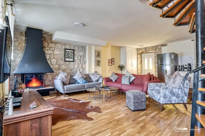 Wunderschöne Steinvilla in Prčanj mit Panoramablick auf die Bucht